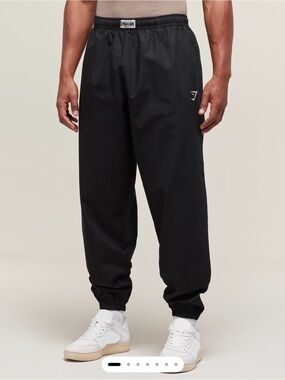 Gymshark Men’s Black pumper pants
